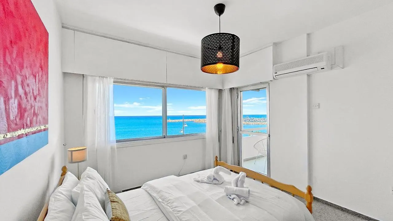 2Br Seafront Apt In City Center With Community Pool Larnaca Daire