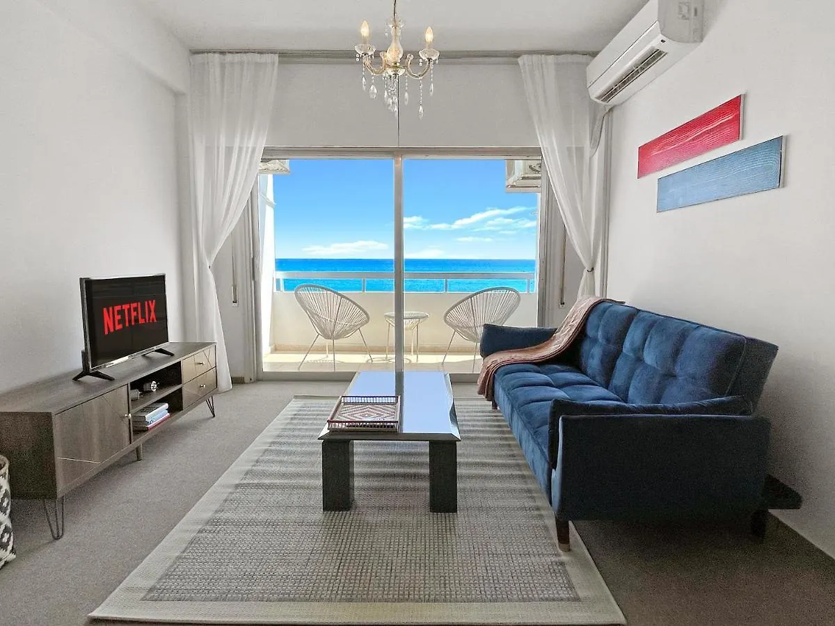 2Br Seafront Apt In City Center With Community Pool Larnaca Daire